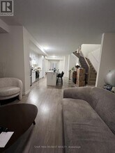 10 Heathrow Ln in Caledon, ON - Building Photo - Building Photo