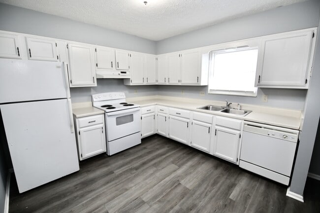 2297 Ayers Dr in Reynoldsburg, OH - Building Photo - Building Photo