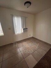 331 E Elm St in Hanford, CA - Building Photo - Building Photo