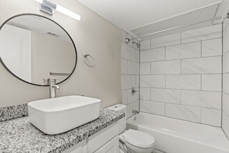 The Mirage in Arlington, TX - Building Photo - Interior Photo