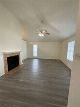 1609 Autumn Breeze Ln in Lewisville, TX - Building Photo - Building Photo
