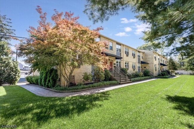 property at 7 Van Vleck St
