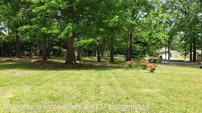 4220 Maplewood Dr photo'