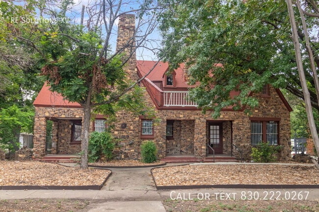 property at 1618 W Kings Hwy