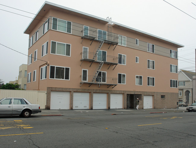 3395 35th Ave in San Francisco, CA - Foto de edificio - Building Photo