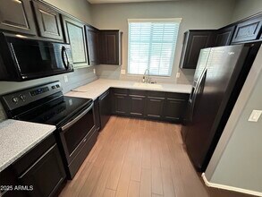 9123 W Meadow Dr in Peoria, AZ - Building Photo - Building Photo