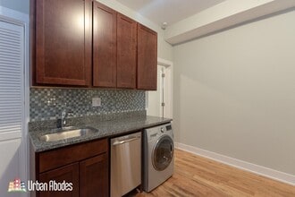 644 W Oakdale Ave, Unit A04C in Chicago, IL - Building Photo - Building Photo