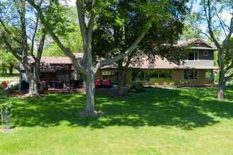 701 Riverview Dr in Thiensville, WI - Building Photo - Building Photo