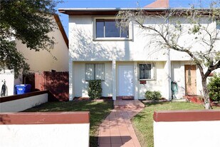 2385 NE 171 St in North Miami Beach, FL - Building Photo