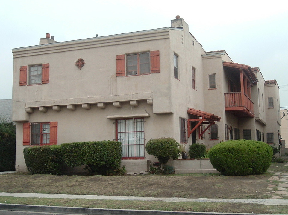 3962 Halldale Ave in Los Angeles, CA - Building Photo