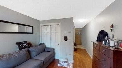 14 Murdock St, Unit 2-2 in Somerville, MA - Foto de edificio - Building Photo