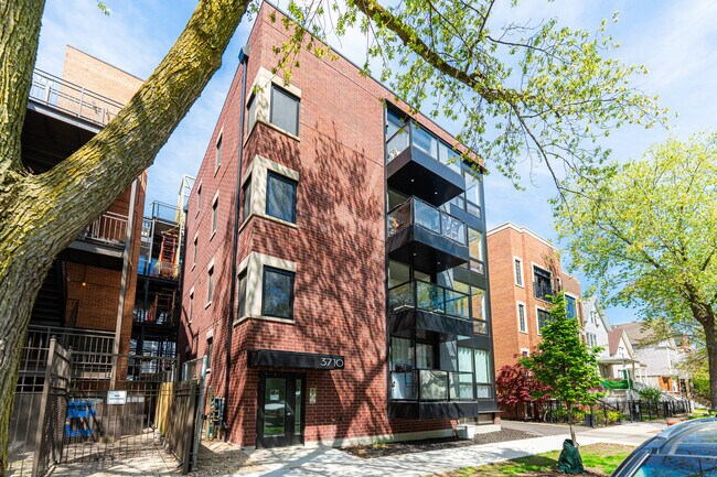 property at 3710 N Kenmore Ave