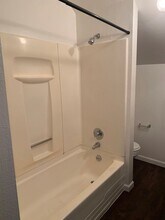 337 N 10th St in Klamath Falls, OR - Building Photo - Building Photo