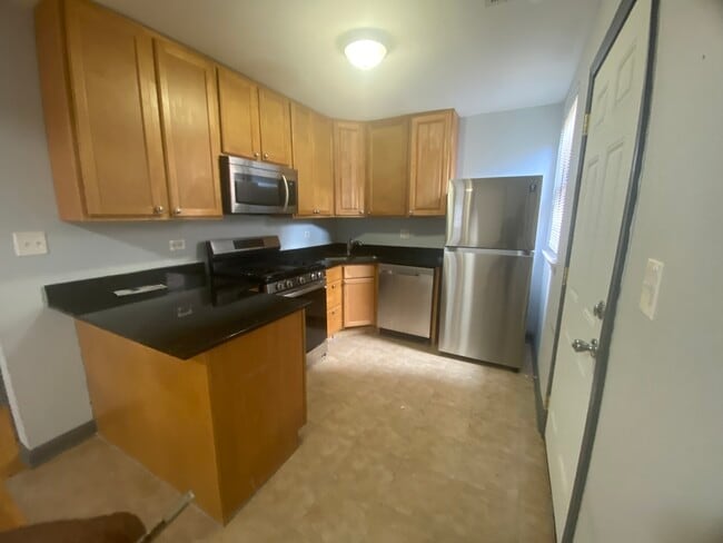 7314 N Winchester Ave in Chicago, IL - Building Photo - Building Photo