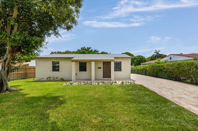 3015 Robert Rd in West Palm Beach, FL - Building Photo - Building Photo