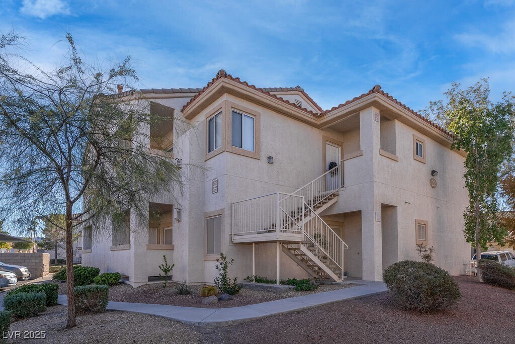 855 N Stephanie St in Henderson, NV - Building Photo