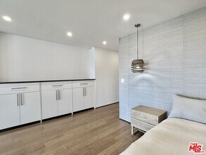 999 N Doheny Dr in West Hollywood, CA - Building Photo - Building Photo