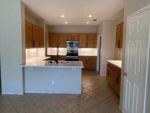 42462 Camelot Rd in Temecula, CA - Building Photo - Building Photo