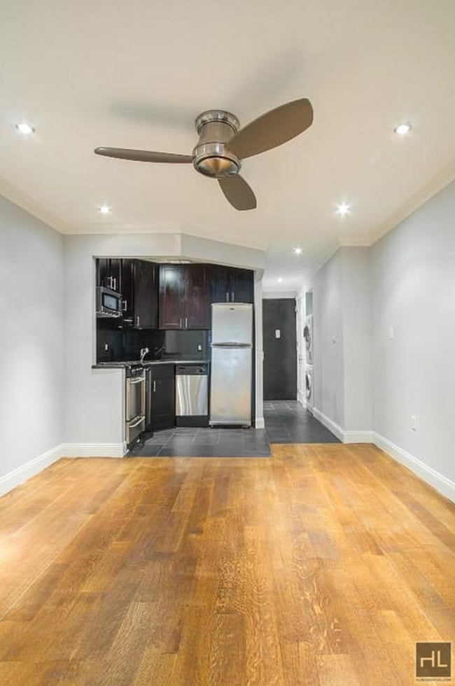 AMAZING ONE BEDROOM APARTMENT!! AMAZING DE in New York, NY - Building Photo - Building Photo