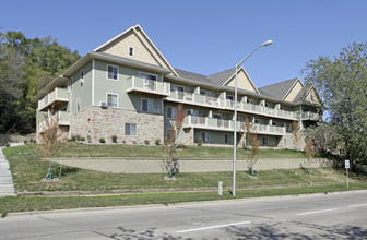 Ridge View Apartments in Waukesha, WI - Building Photo - Building Photo