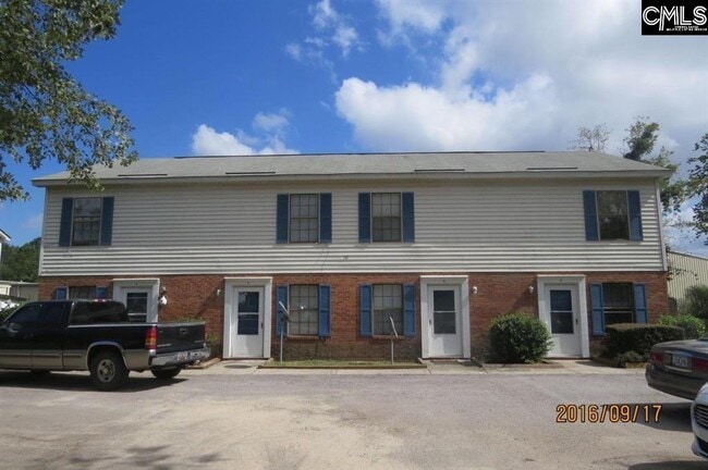 110 Villa Ct in West Columbia, SC - Building Photo - Building Photo