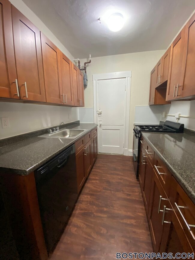 1163 Boylston St, Unit 8 in Boston, MA - Building Photo - Building Photo