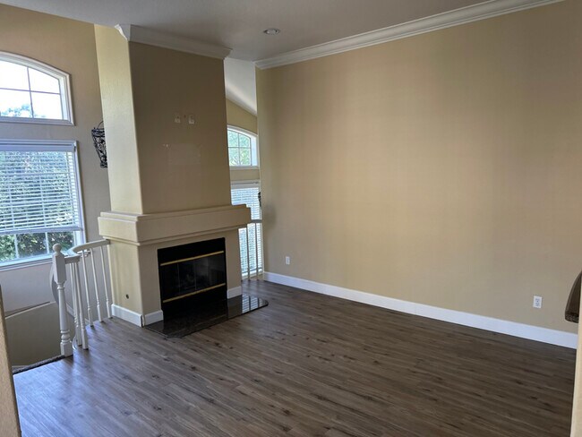 property at 19 Tulip Pl