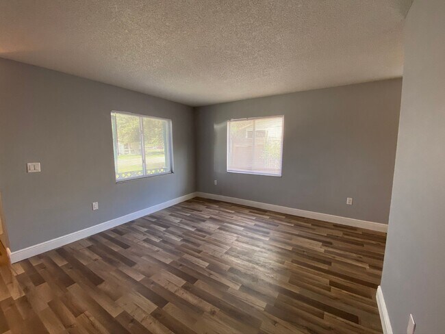 6205 12th St Ct E in Bradenton, FL - Foto de edificio - Building Photo