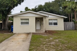 8081 28th Ave N in St. Petersburg, FL - Building Photo