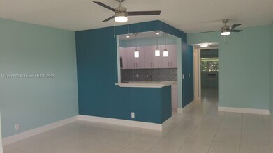 202 Canterbury I in West Palm Beach, FL - Building Photo - Building Photo