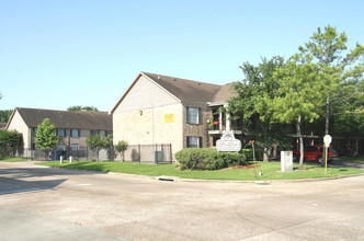 Gessner Park Apartments in Houston, TX - Building Photo - Building Photo