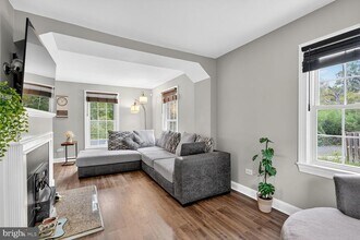 9824 Old Fort Rd in Fort Washington, MD - Building Photo - Building Photo