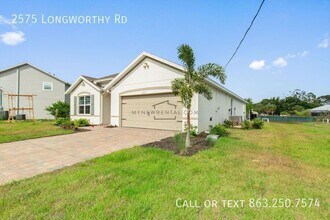 2575 Longworthy Rd in North Port, FL - Building Photo - Building Photo