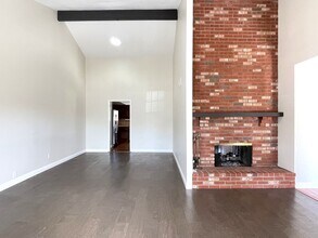 3010 Oak Pointe Dr in Lompoc, CA - Building Photo - Building Photo
