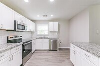 5118 Keystone St photo'