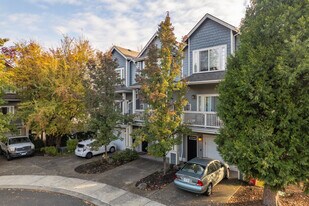 Menlo Gardens Apartments in Beaverton, OR - Building Photo