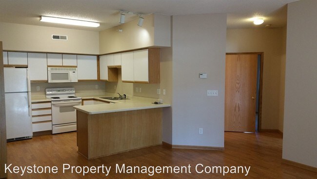 2781 Triple Crown Ln-Unit -#2 in Iowa City, IA - Building Photo - Building Photo