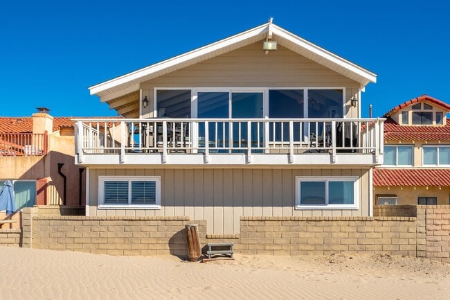 2405 Ocean Dr in Oxnard, CA - Building Photo - Building Photo