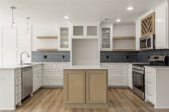 107 N Atlanta St, Unit A in Owasso, OK - Building Photo - Building Photo