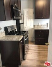 1229 W 36th Pl in Los Angeles, CA - Building Photo - Building Photo