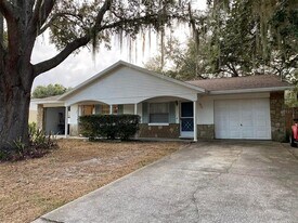 2709 Grand Island Shores Rd in Eustis, FL - Building Photo