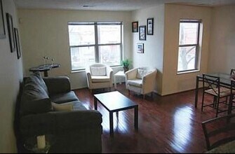 35 Buttles Ave, Unit 35 in Columbus, OH - Foto de edificio - Building Photo