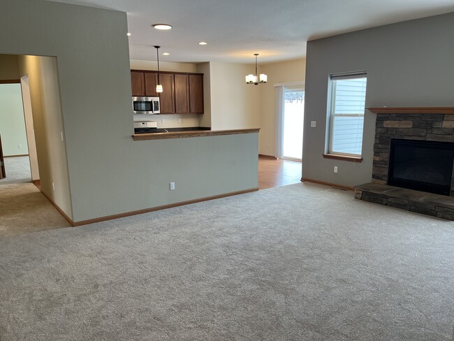 W1158 Meadowsweet Pass in Ixonia, WI - Building Photo - Building Photo