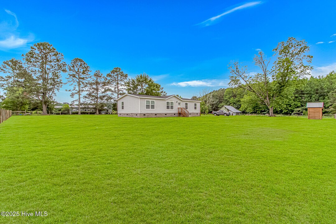 198 Kinlaw Dr in Tabor City, NC - Building Photo
