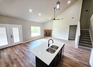 325 E Nashville St in Greenwood, AR - Building Photo - Building Photo