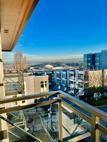 2330 Yakima Ct in Tacoma, WA - Building Photo