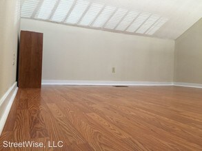 1905 San Gabriel St-Unit -Unit 202 in Austin, TX - Foto de edificio - Building Photo