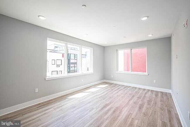 746 S 16th St in Philadelphia, PA - Building Photo - Building Photo