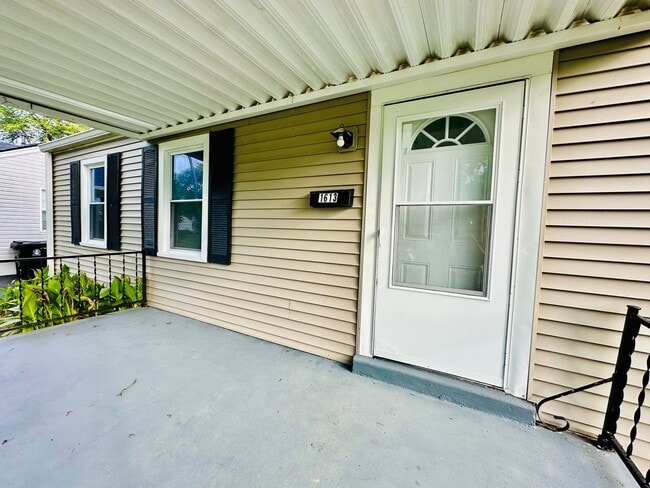 1613 Clara Ave in Louisville, KY - Building Photo - Building Photo