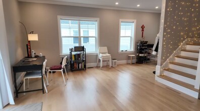 33 Hovey St, Unit 33 in Watertown, MA - Building Photo - Building Photo